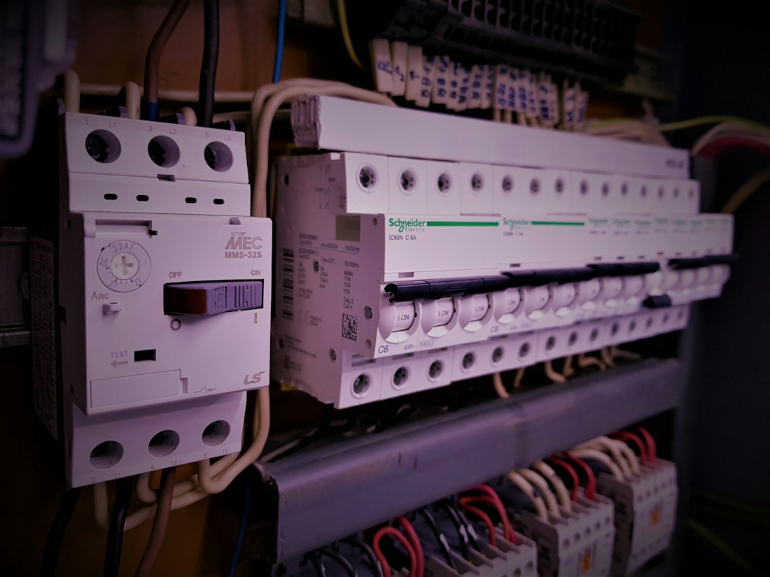 Circuit breakers in a residential board
