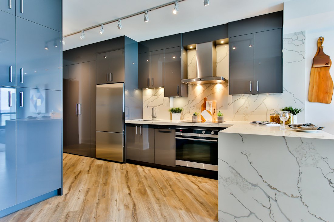 Under-cabinet and feature lighting in a modern kitchen